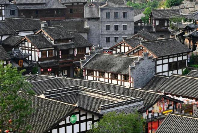 神秘洞口逃脱